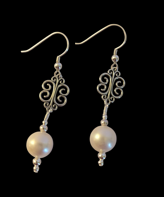 Modern Classic Pearl Earrings